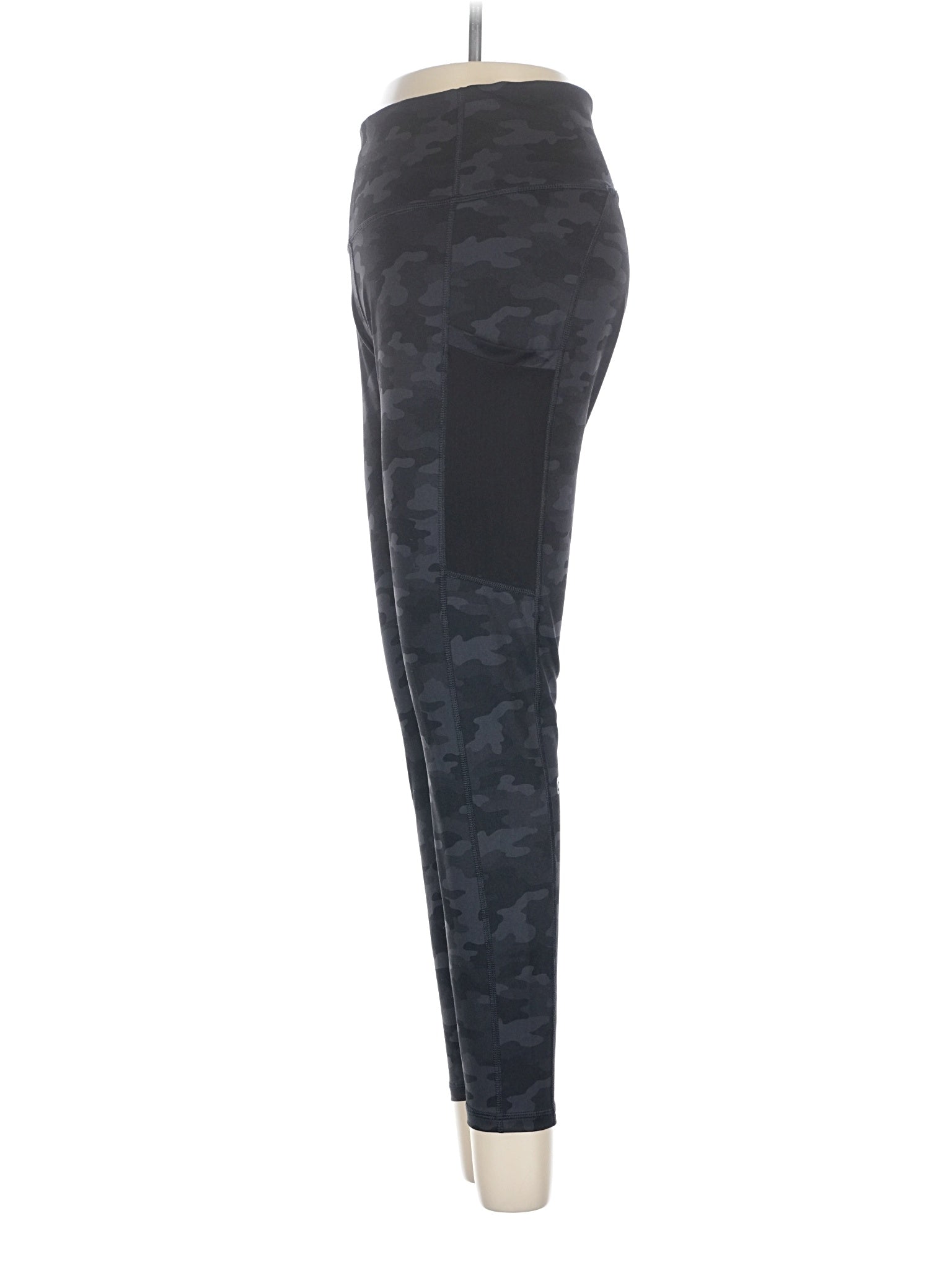4 size - 27 (Estimated)