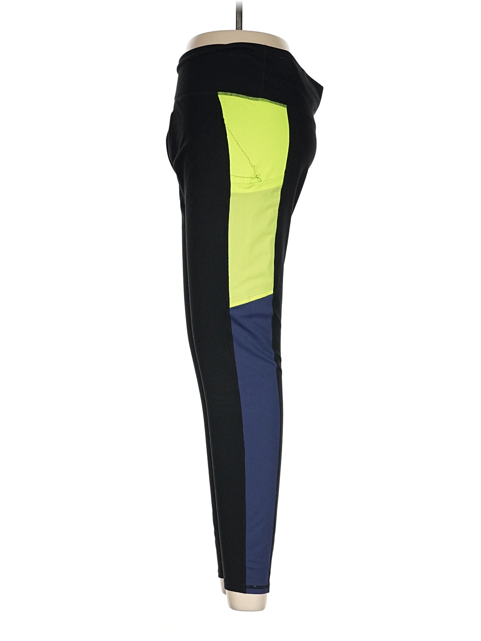 4 size - 8(Estimated)