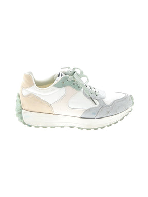 1 shoe size - 8