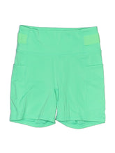 1 size - 24 Estimated