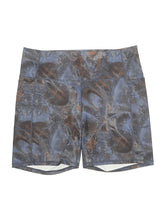 1 size - Lg (Estimated)