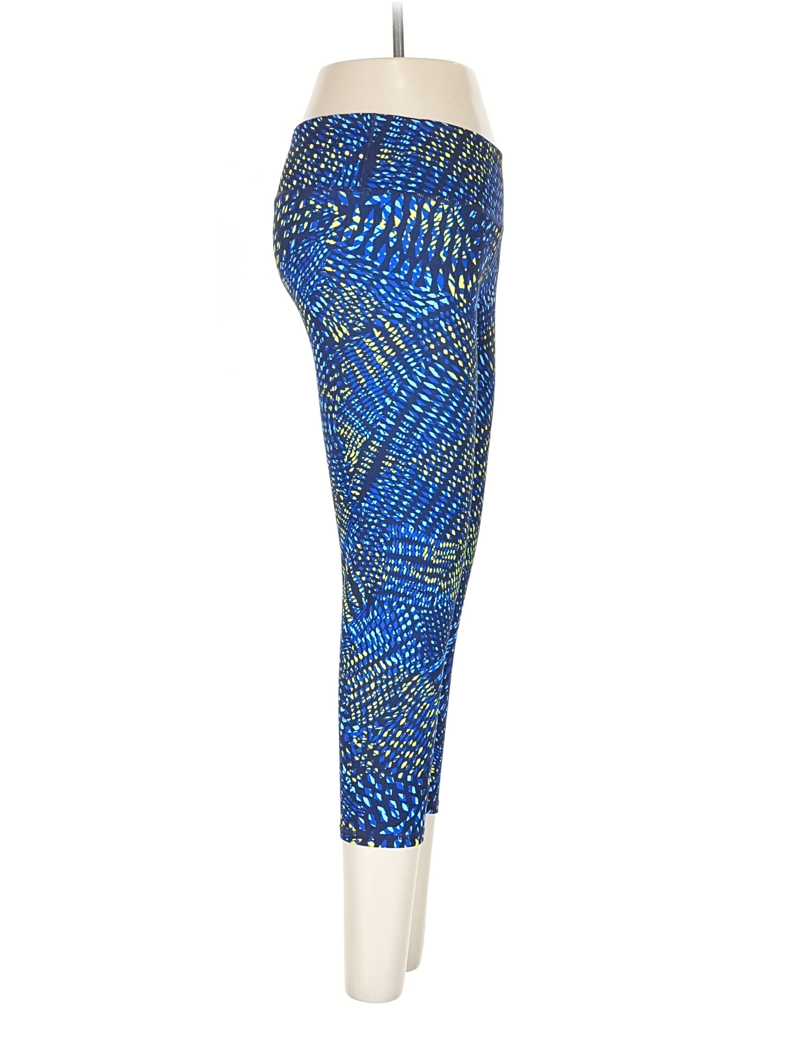 3 size - 27Estimated