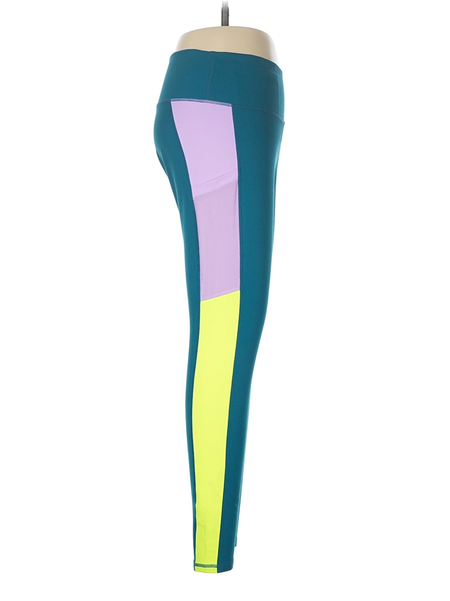 3 size - 28 (Estimated)