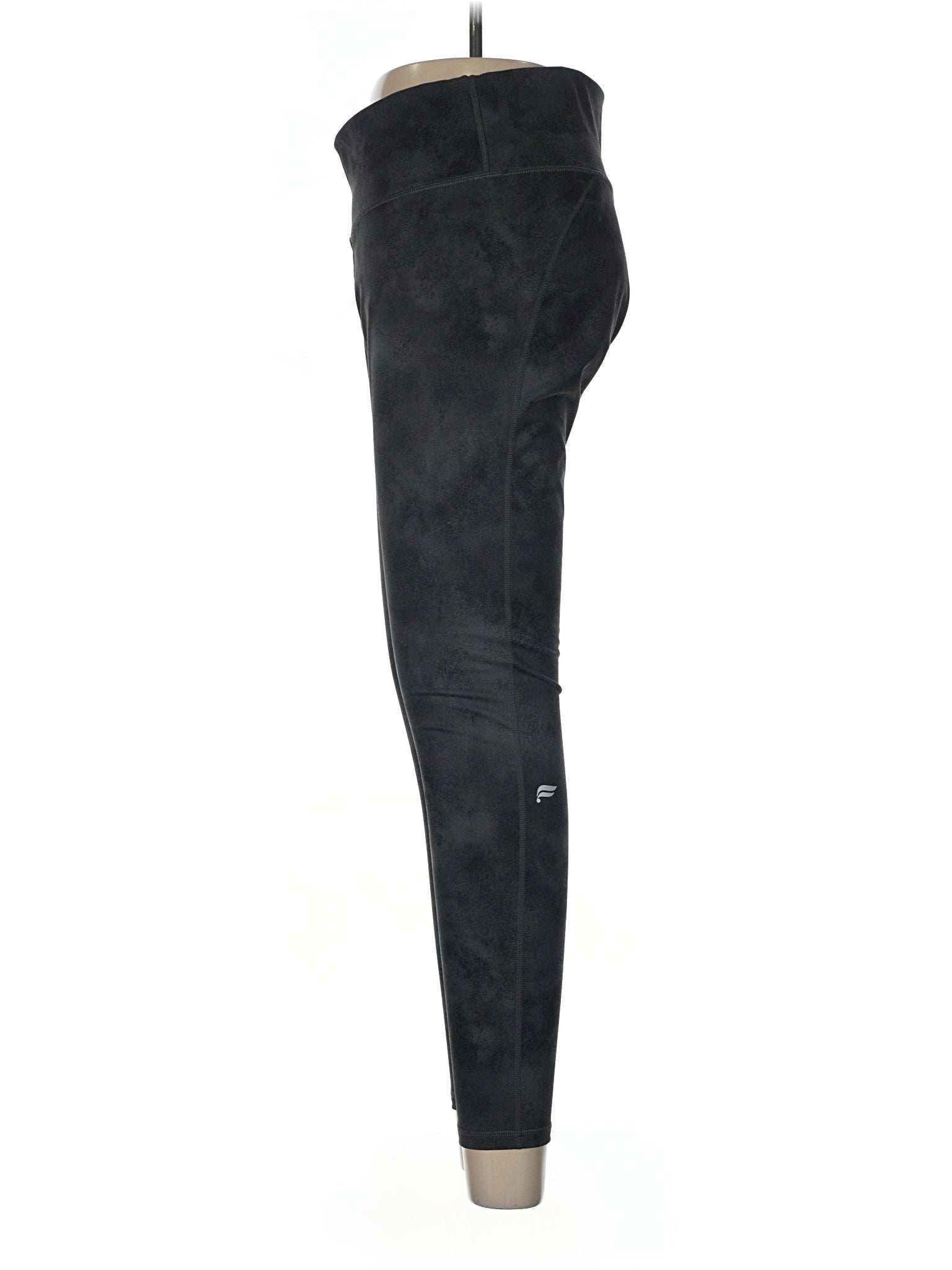 4 size - 27 (Estimated)