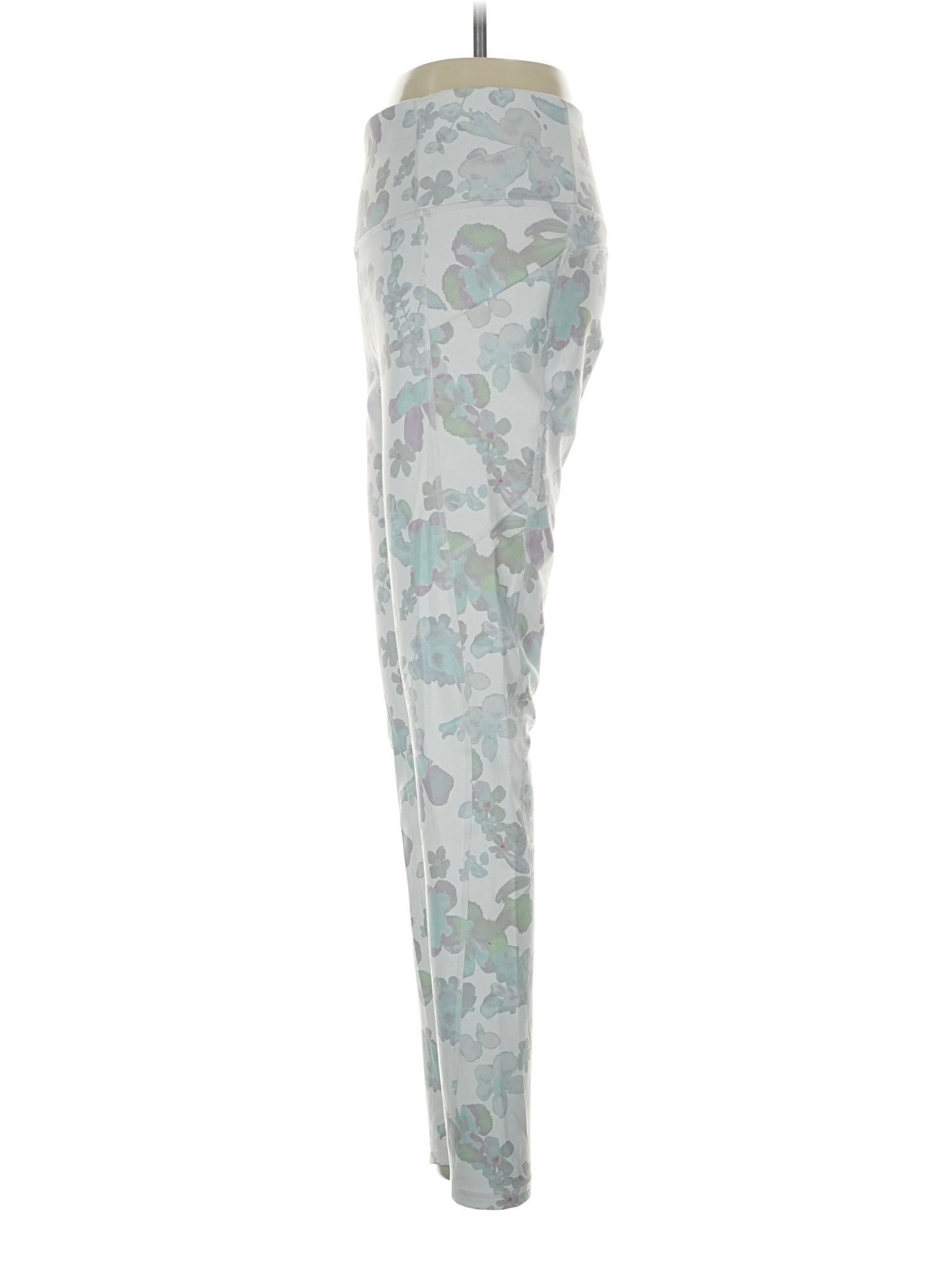 4 size - 26 (Estimated)