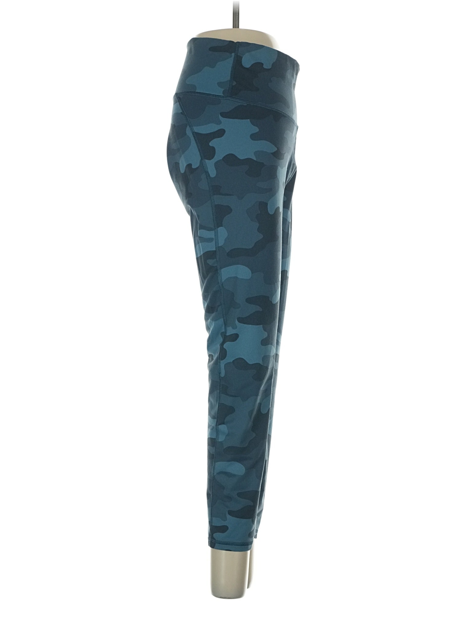 3 size - 25 (Estimated)