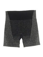 1 size - Med (Estimated)